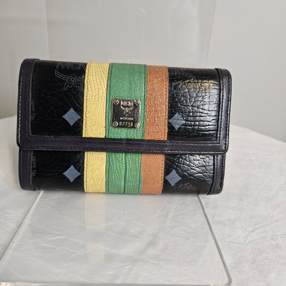 MCM Princess Lion Tote & Wallet - GUC - Picture 11 of 16